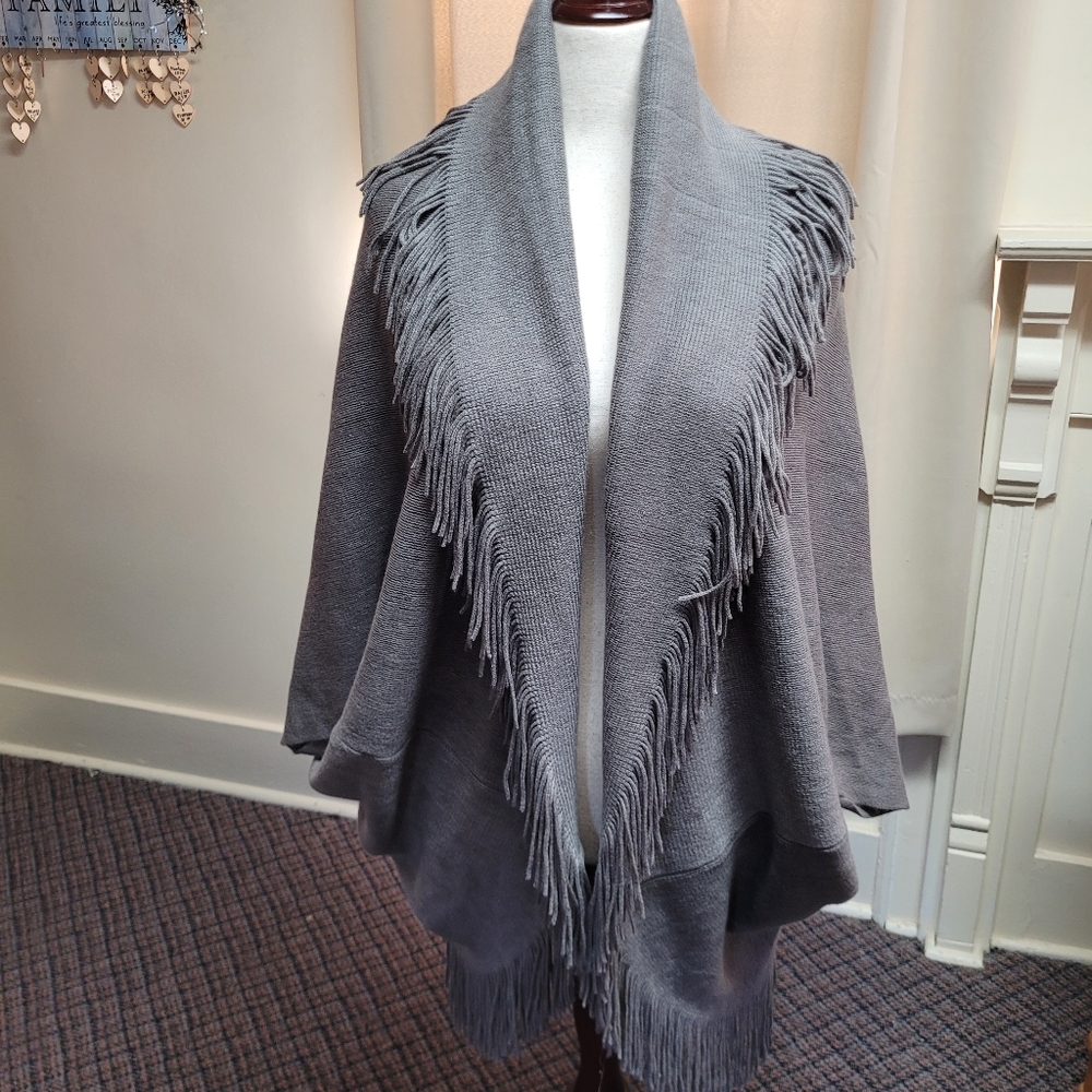 Layers by Lizden soft fringed cocoon wrap blanket shawl sweater Plus One Size